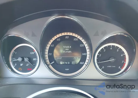 2011 Mercedes-Benz C 300 Luxury z USA, uszkodzony, nr VIN WDDGF5EB5BA522825